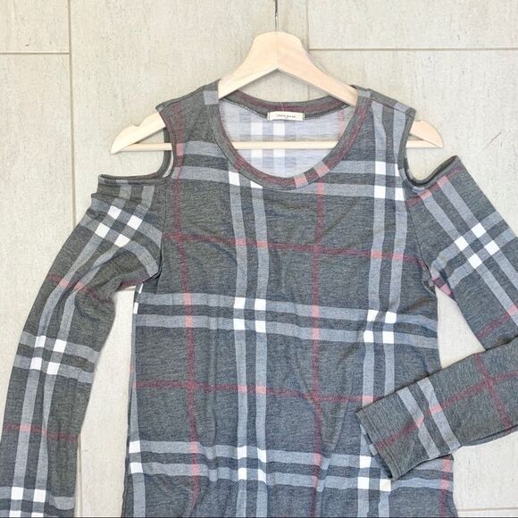 Plaid Cold Shoulder Top - Picture 3 of 5
